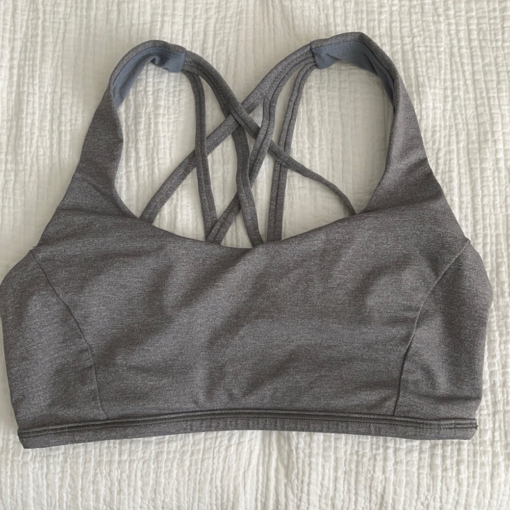 Lululemon free to be serene bra 6